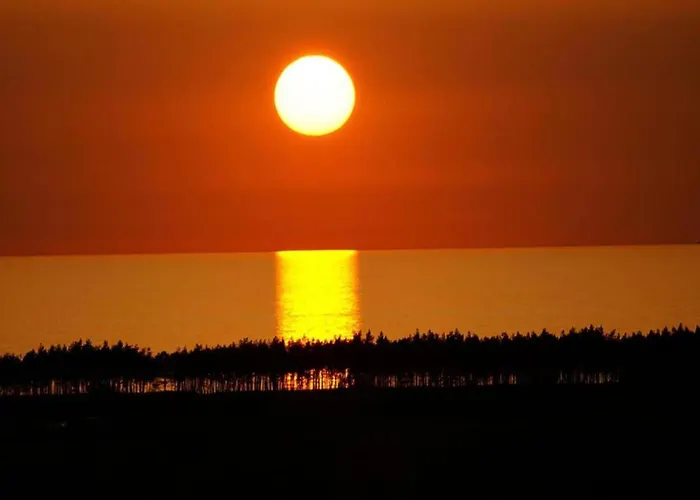 Relaxing Seaside Getaway Сasa de vacaciones Darłowo